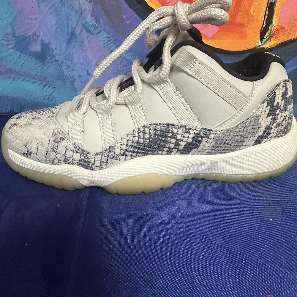 Jordan Men's White and Multi Trainer